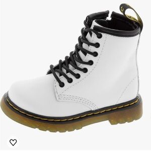 Dr Martens Kids Collection 1460.Leather